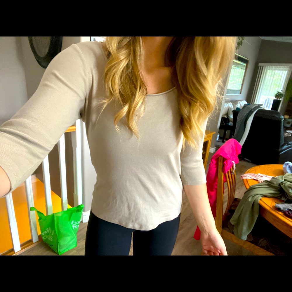 Light brown 3/4 sleeve top!
